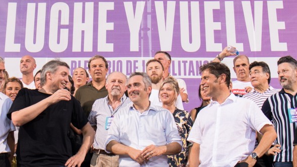 Axel Kicillof y Máximo Kirchner encabezaron el cierre del Plenario de la Militancia en Avellaneda